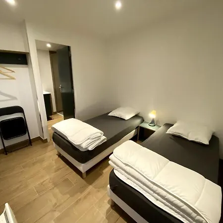 Les Du Manoir *
